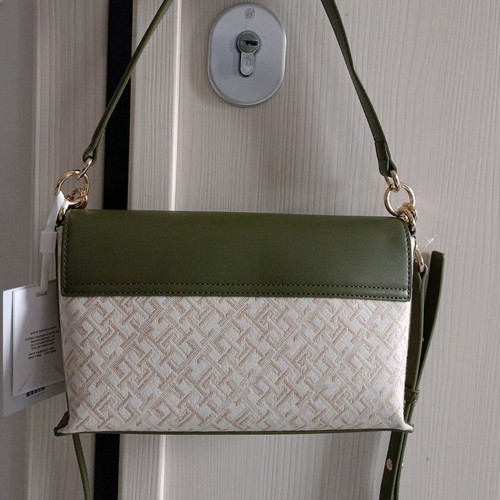 Tommy Hilfiger bag new, authentic