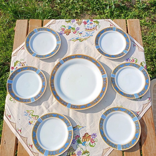 Porcelain plates set of 7 pieces like new