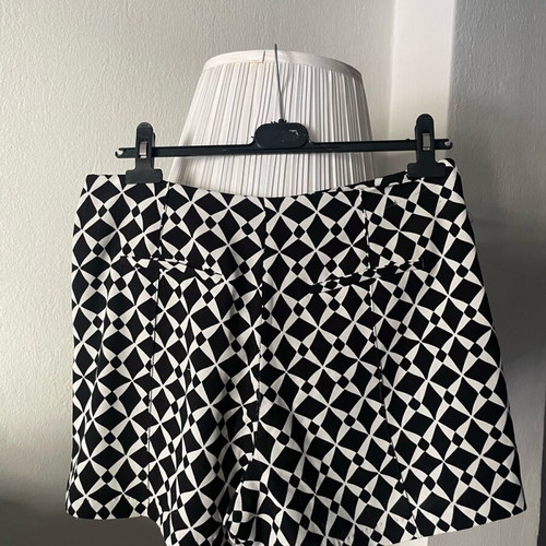 Shorts like new, size M / 38 / 10, with hidden zipper