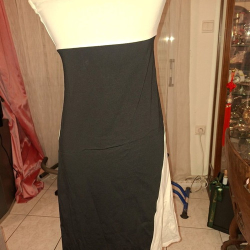 Strapless mako asymmetric dress like new, white-black with fuchsia star, size S-M