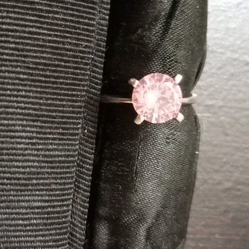 Silver 925 ring solitaire with pink stone like new