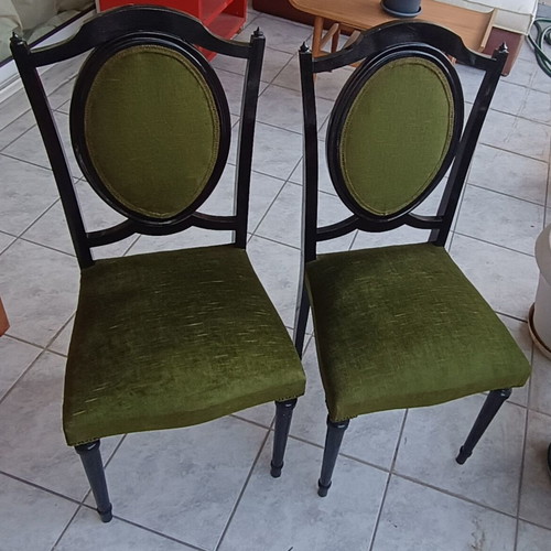 Dining chairs vintage set of 4, like new, velvet fabric, carved detail