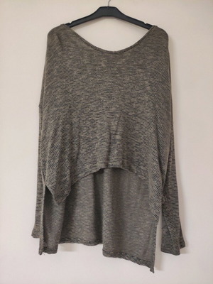 Asymmetric winter blouse used in khaki/black Bershka size M