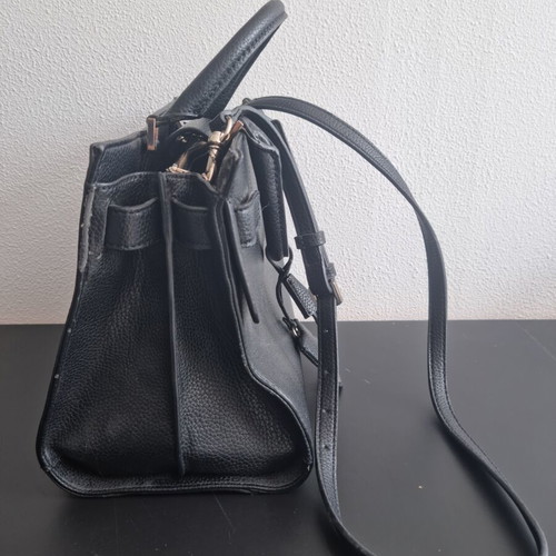 Guess shoulder handbag black used with detachable strap