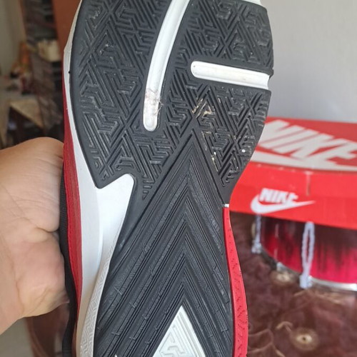 Nike αθλητικά παπούτσια συλλεκτικά Αντετοκούνμπο, σαν καινούργια, νούμερο 39