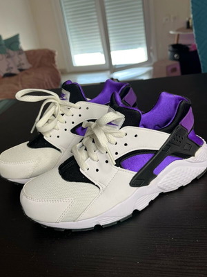 Nike Huarache Run GS 37,5 καινούργια, άσπρα αθλητικά παπούτσια
