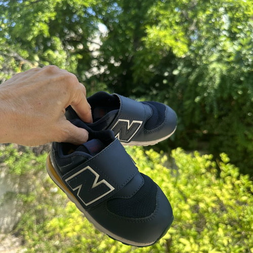 New Balance 574 kids sneakers EU25 blue like new with velcro