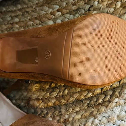 Suede strap pumps tan new, size 40, 9 cm heel