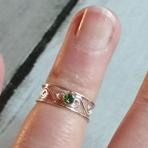 Silver 925 ankle ring with spirals and green rhinestones new