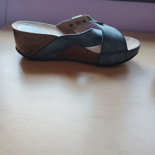 Scholl women's slippers natural leather size 41 like new