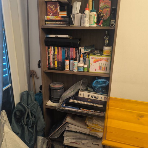 Wooden shelf with 5 shelves like new