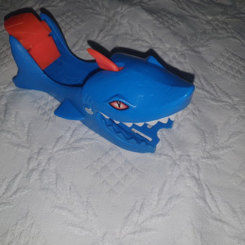 Shark Hot Wheels like new