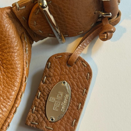 Fendi leather shoulder bag used, brown