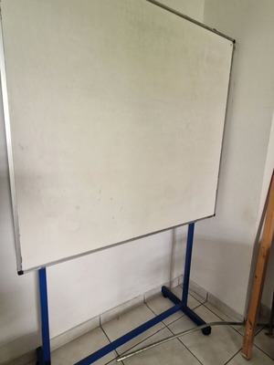 Whiteboard with metal floor stand used, 140x90 cm