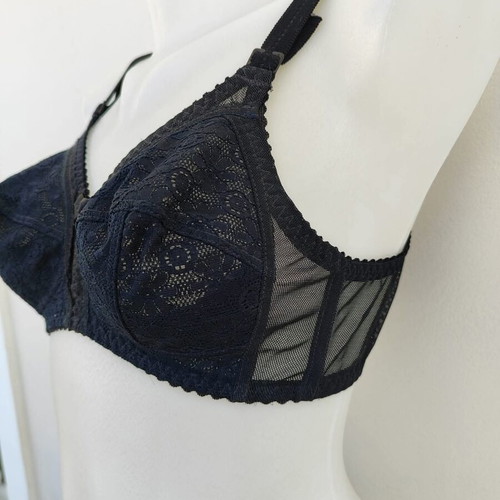 Triumph Vintage Lace Bra Size 70B New Black