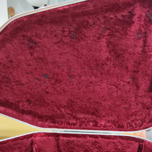 Hiscox guitar case used with defects, 38cm