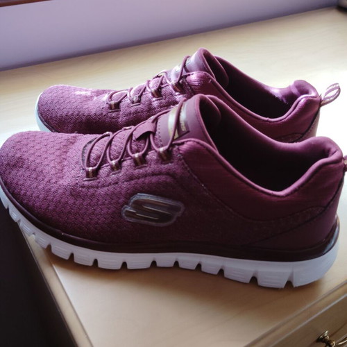 Skechers sneakers size 40 used, burgundy