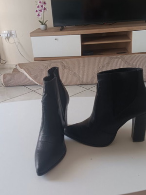 Women's boots with high heels new, size 39, black