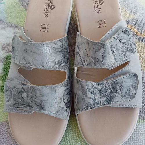 Just Anesis anatomical platform slippers like new, gray beige, size 41
