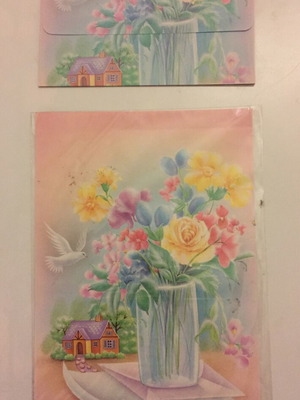 Aromatic stationery set new with 8 sheets, 4 envelopes and cover