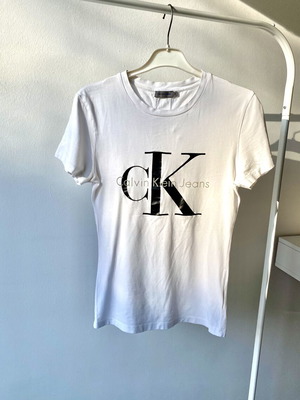 Calvin Klein T-shirt white XS-Small