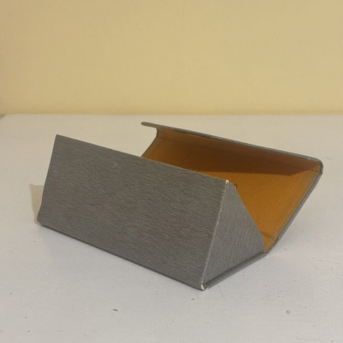 El Greco folding hard glasses case gray like new
