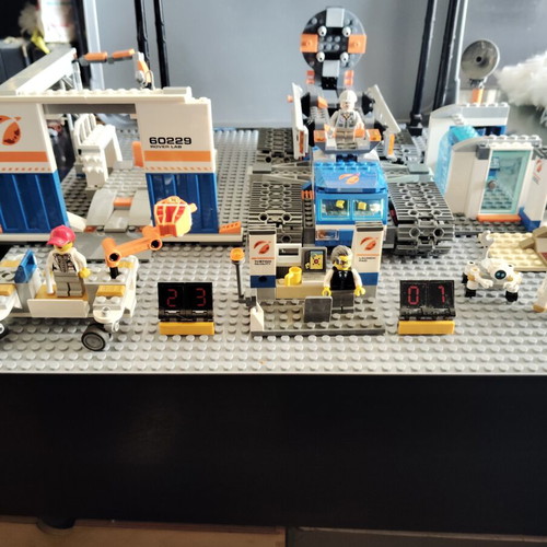 Lego Space Launch Pad used, original