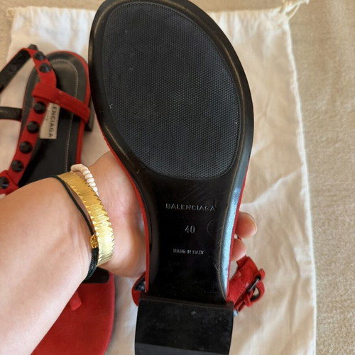 Balenciaga red flat sandals no 40 like new with black spikes