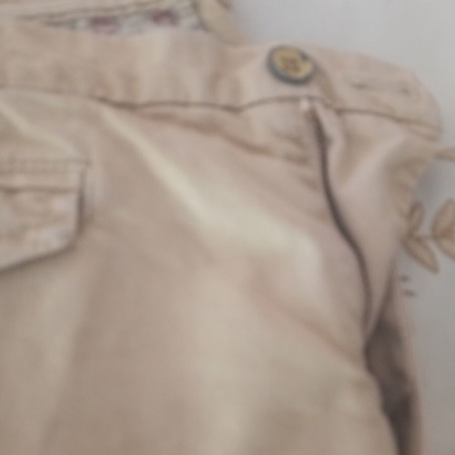 Pants, yellowish color