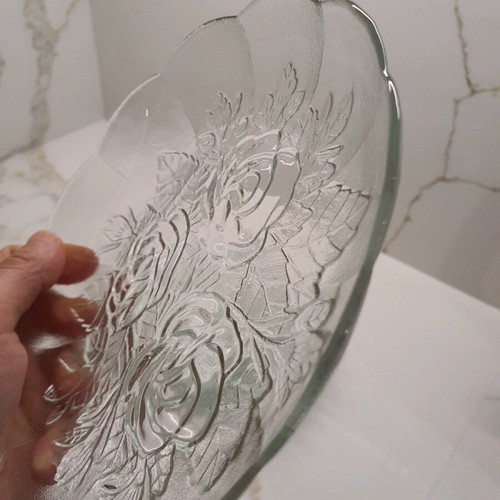 Glass plates with embossed design, like new, pack of 6