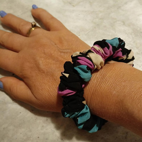 Handmade elastic satin bracelet, new, multicolor