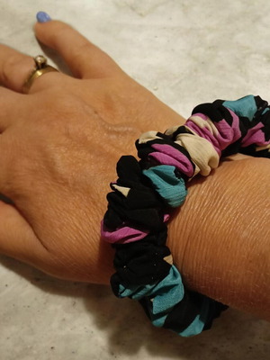 Handmade elastic satin bracelet, new, multicolor