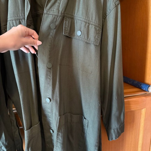 Long oil green denim jacket with buttons and belt, new