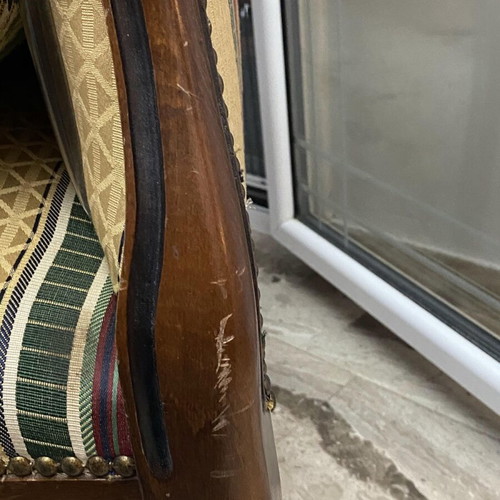 Κλασικό σετ σαλονιού μεταχειρισμένο με 2θέσιο καναπέ, 2 πολυθρόνες και τραπεζάκι