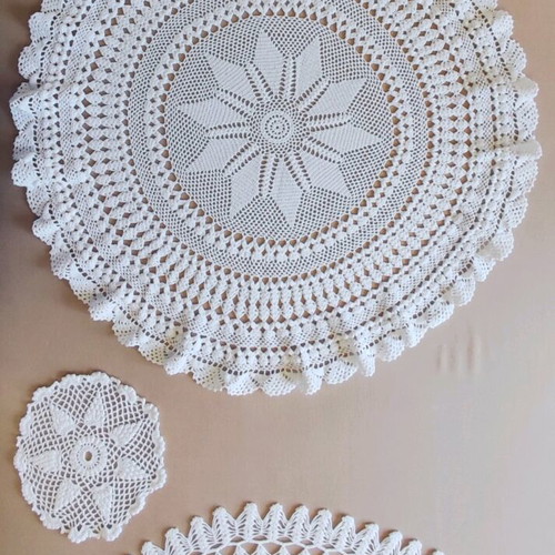 Crocheted handmade doilies set of 3 like new