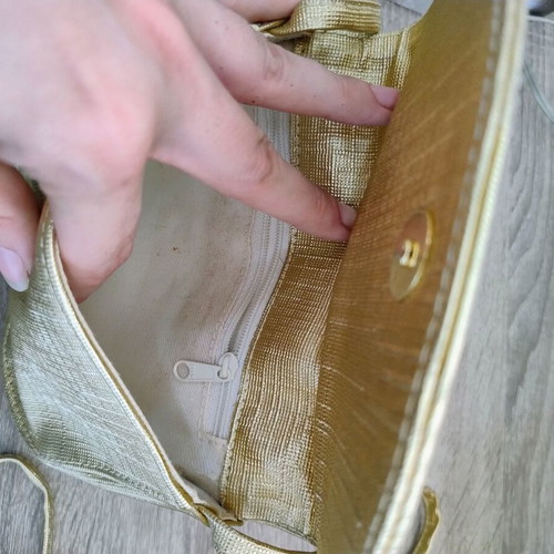 Small crossbody bag used, gold color