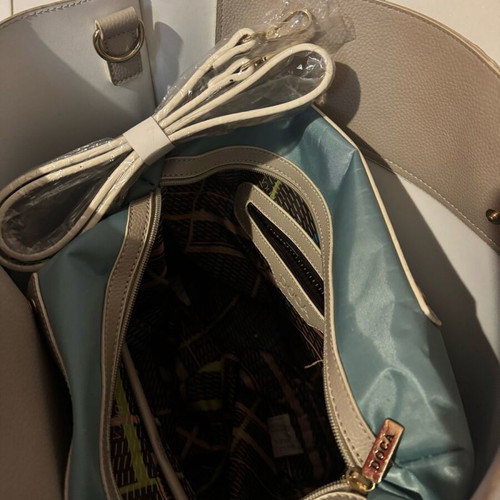 Doca shoulder bag like new, beige and gray with pouch and strap