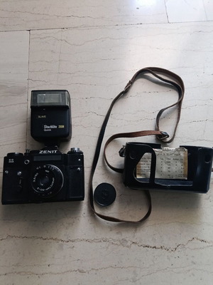 Vintage Zenit 11 camera like new with Industar-50-2 lens and Starblitz flash