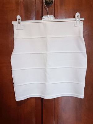 Mini skirt white like new, worn lightly, size XS