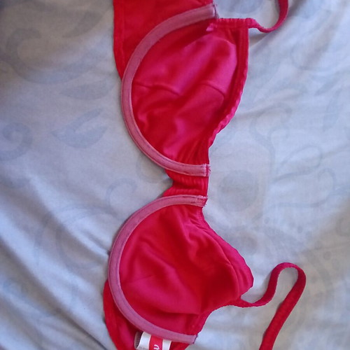 Minerva fuchsia bikini top 75c and bottom medium, like new