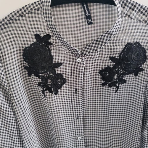 Stradivarius shirt like new, black and white checkered with embroidery