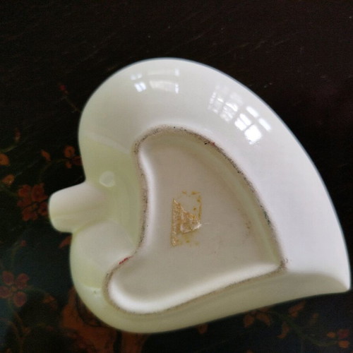 Vintage ceramic ashtray like new with hand-painted flowers