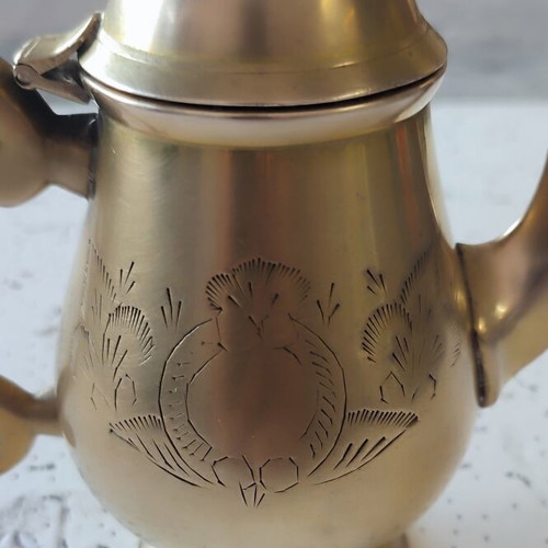 Old teapot, dated 1920-65, possibly Great Britain
