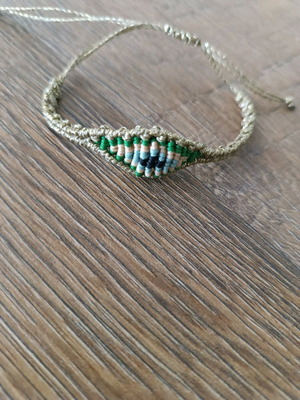 Macrame eye bracelet new in green shades