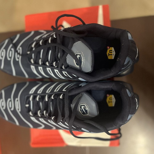 Nike Air Max shoes new, black and purple, size 46