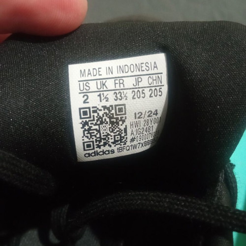Παιδικά υποδήματα Adidas αθλητικά σαν καινούργια, νούμερο 33,5 μαύρα