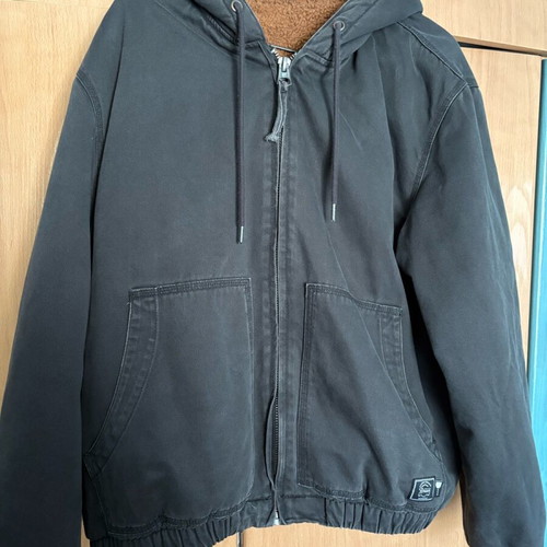 Zara jacket like new, size L, black with fur lining