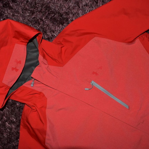 Under Armour Gore Tex Jacket size L new, red