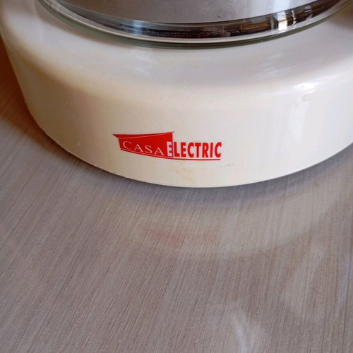 Electric coffee maker used for French coffee and tea