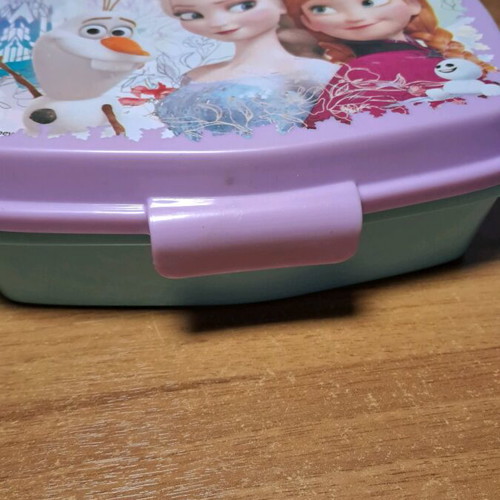 Children's lunchbox used with Elsa and Anna